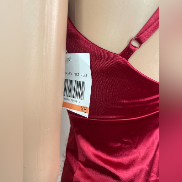 CITY STUDIO Womens Red Twist Front Crisscross Straps Zippere Short Dress XS - Picture 7 of 16